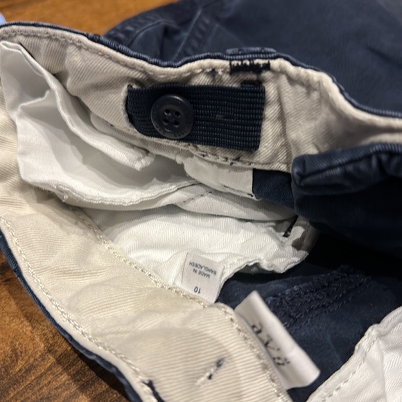 GAP Shorts with an IZOD Stretch Extensible button up shirt SIZE: 10 - Picture 4 of 4